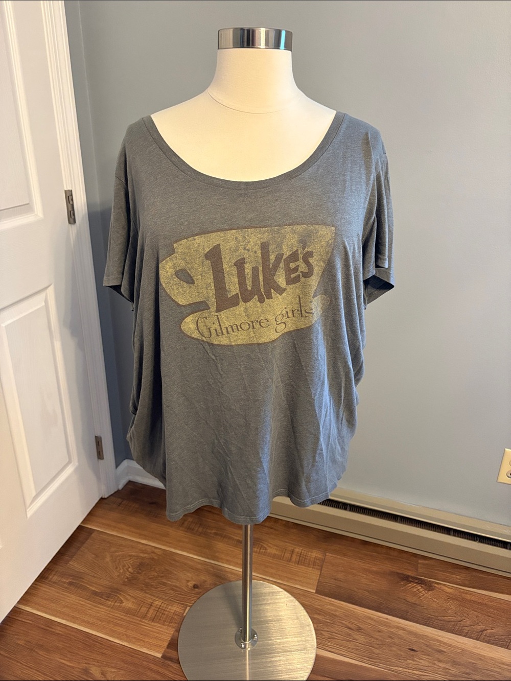 Ripple Junction Women's Gray Luke's Gilmore Girls Scoop Tee- torrid size 5